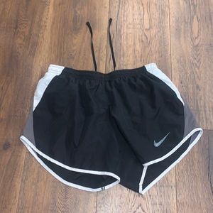 womens black nike athletic shorts,